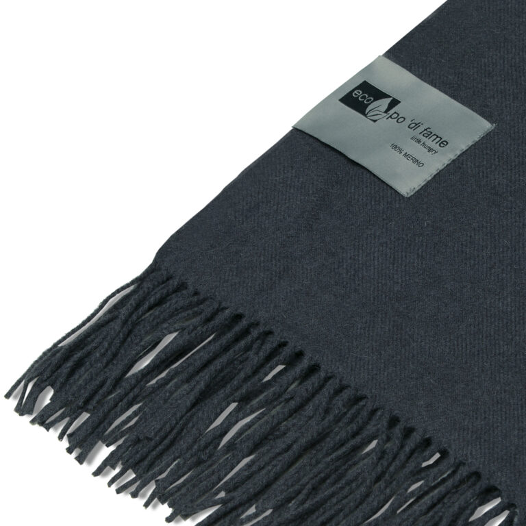 Mt Lodge Merino Blanket - Image 9